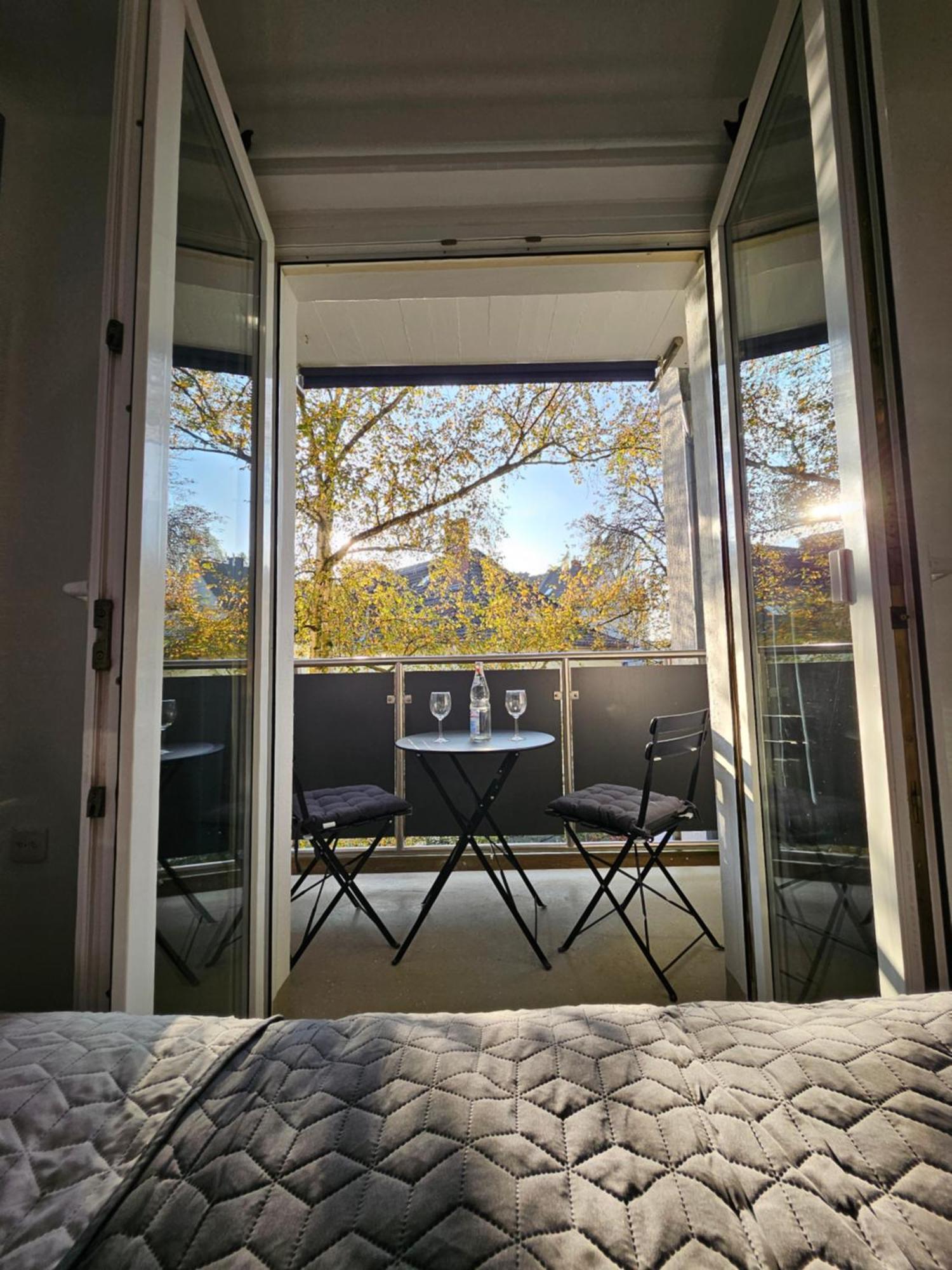 Modern Homes - Voll Ausgestatte Wohnung - Balkon - Hotelbetten - 4K Tv - Wlan Мёрс Экстерьер фото
