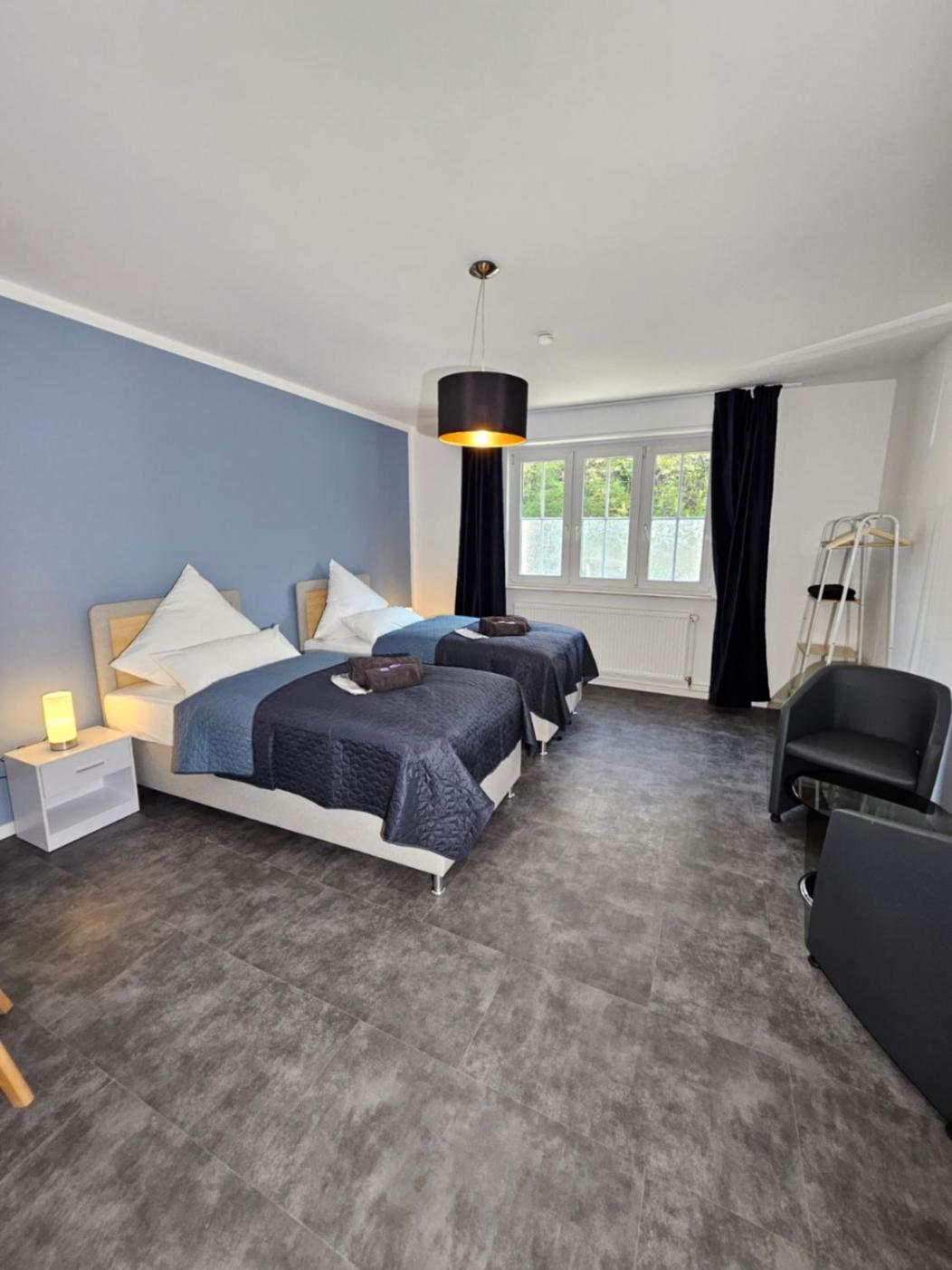 Modern Homes - Voll Ausgestatte Wohnung - Balkon - Hotelbetten - 4K Tv - Wlan Мёрс Экстерьер фото